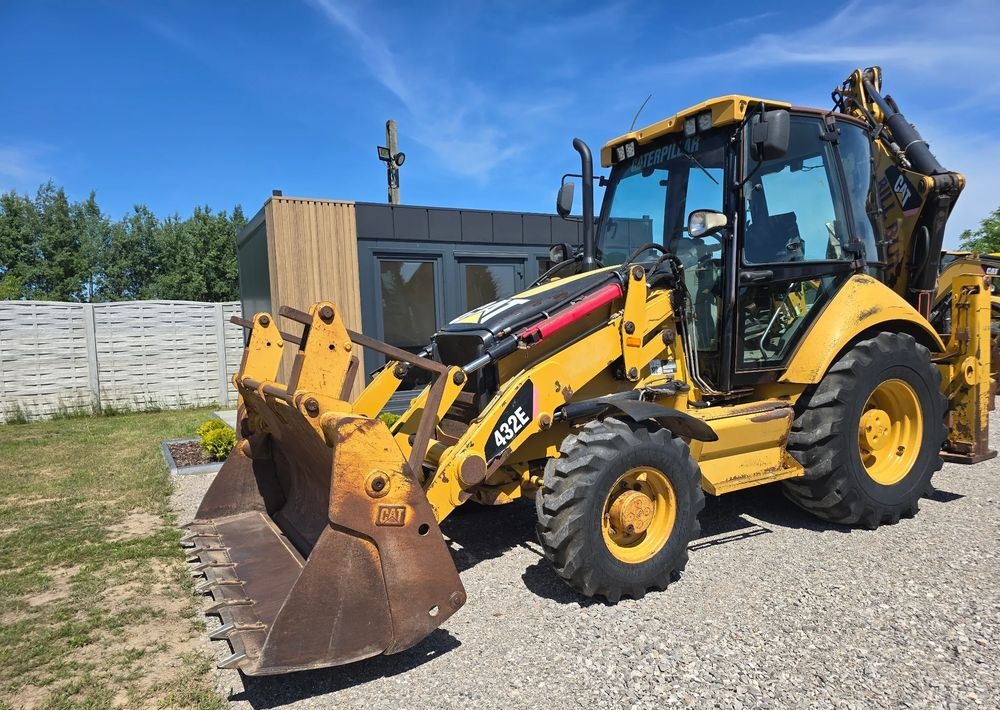 Backhoe loader Caterpillar- Photo 2