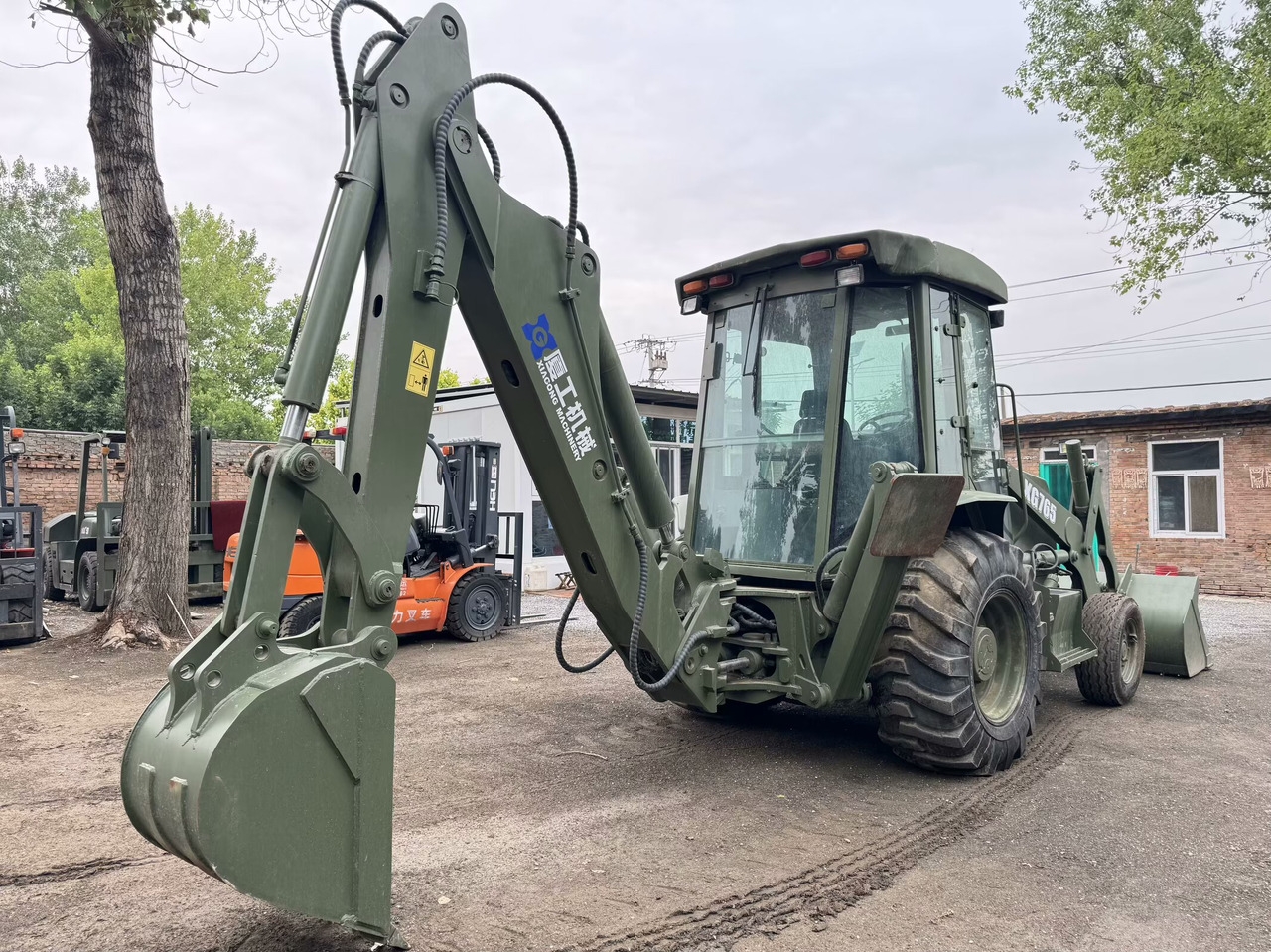 Backhoe loader XG765 XG765- Photo 3
