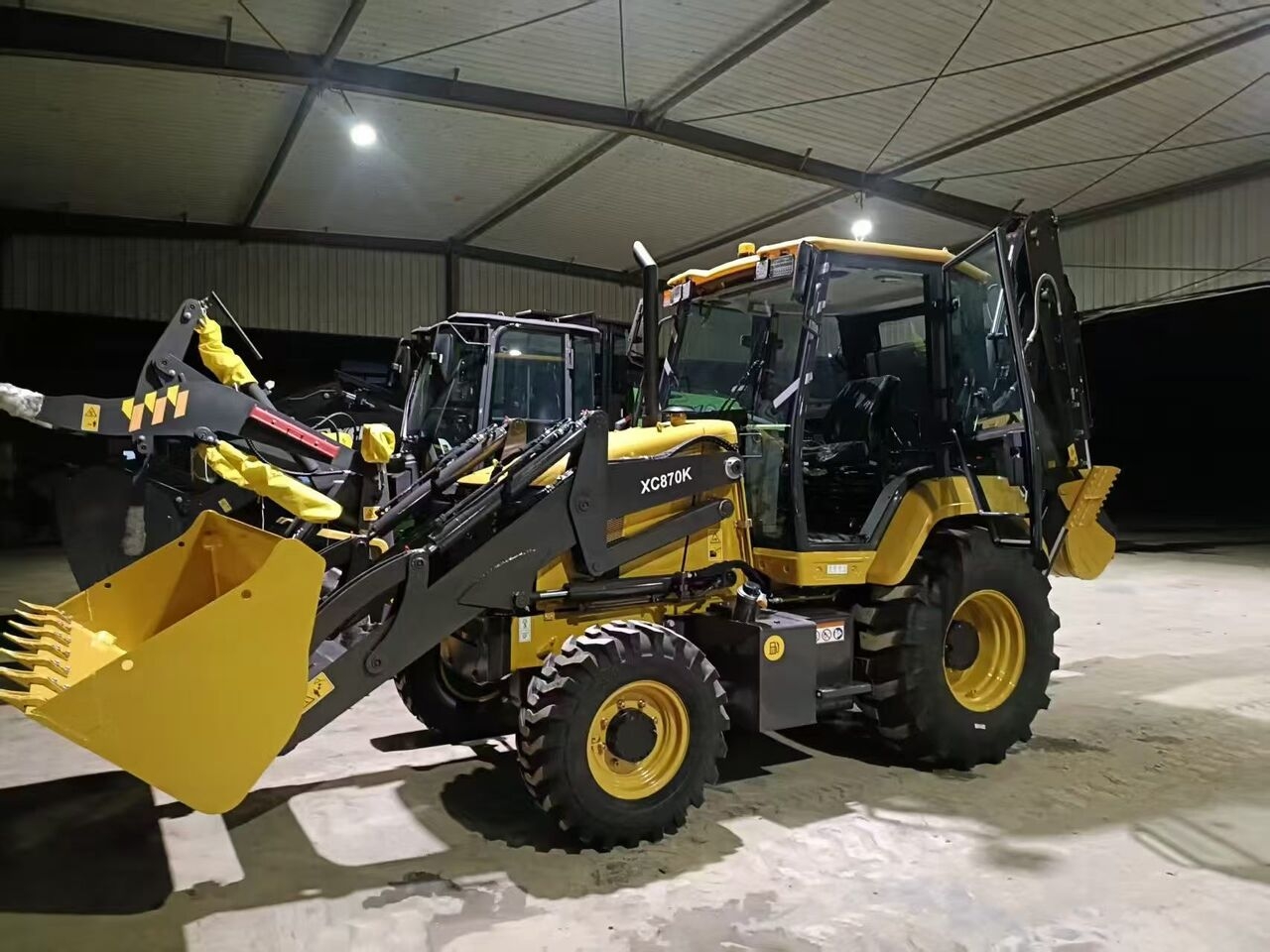 Backhoe loader XCMG XC8-C2570/XC870K- Photo 2