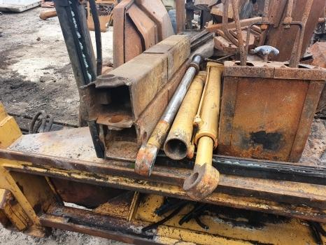 Koparko-ładowarka Ford 655c Engine, Front, Rear Axle, Backhoe, Transmission, Hydraulic Parts Ford 655c Engine, Front, Rear Axle, Backhoe, Transmission, Hydraulic Parts- Photo 7