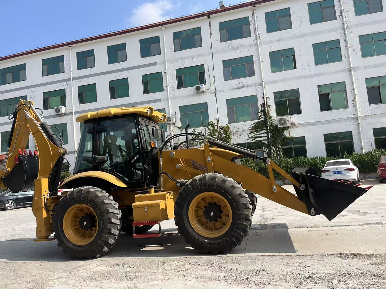 Baggerlader Backhoe Loader Click for Discount Backhoe Loader Click for Discount- Photo 5