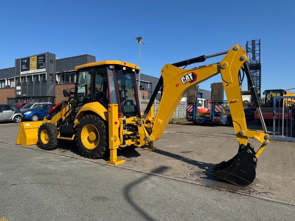 Backhoe loader- Photo 3