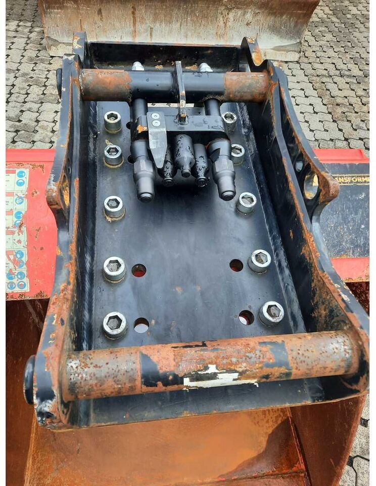 Koparko-ładowarka ALLU DL2-09 EXCAVATOR ATTACHMENT ALLU DL2-09 EXCAVATOR ATTACHMENT- Photo 4