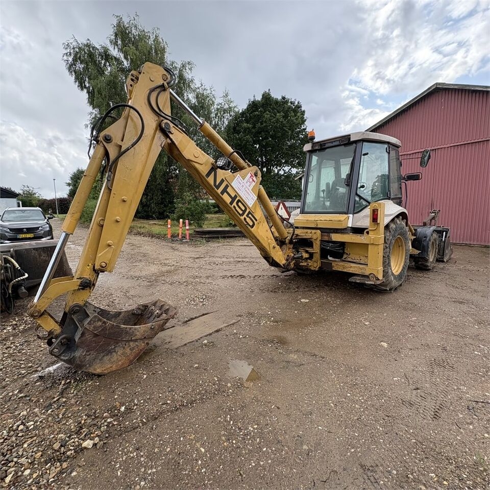 Baggerlader New Holland NH95- Photo 3