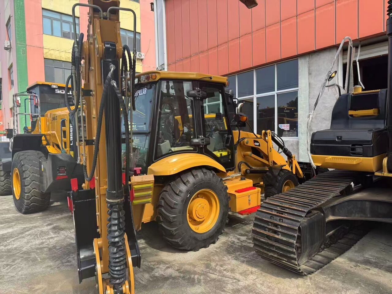 Baggerlader CATERPILLAR 420F- Photo 3