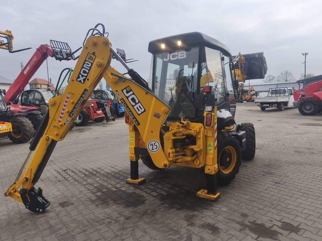 Backhoe loader- Photo 5