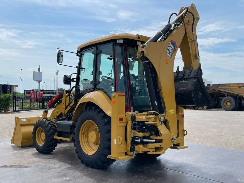 Backhoe loader Caterpillar 424- Photo 3