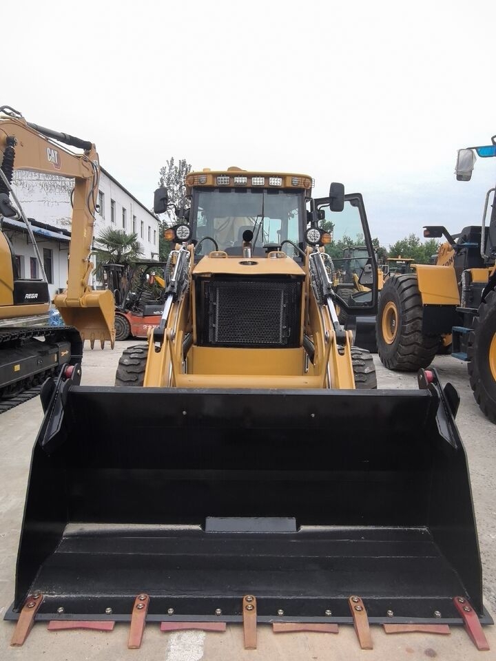Backhoe loader SHANMON 388H- Photo 4