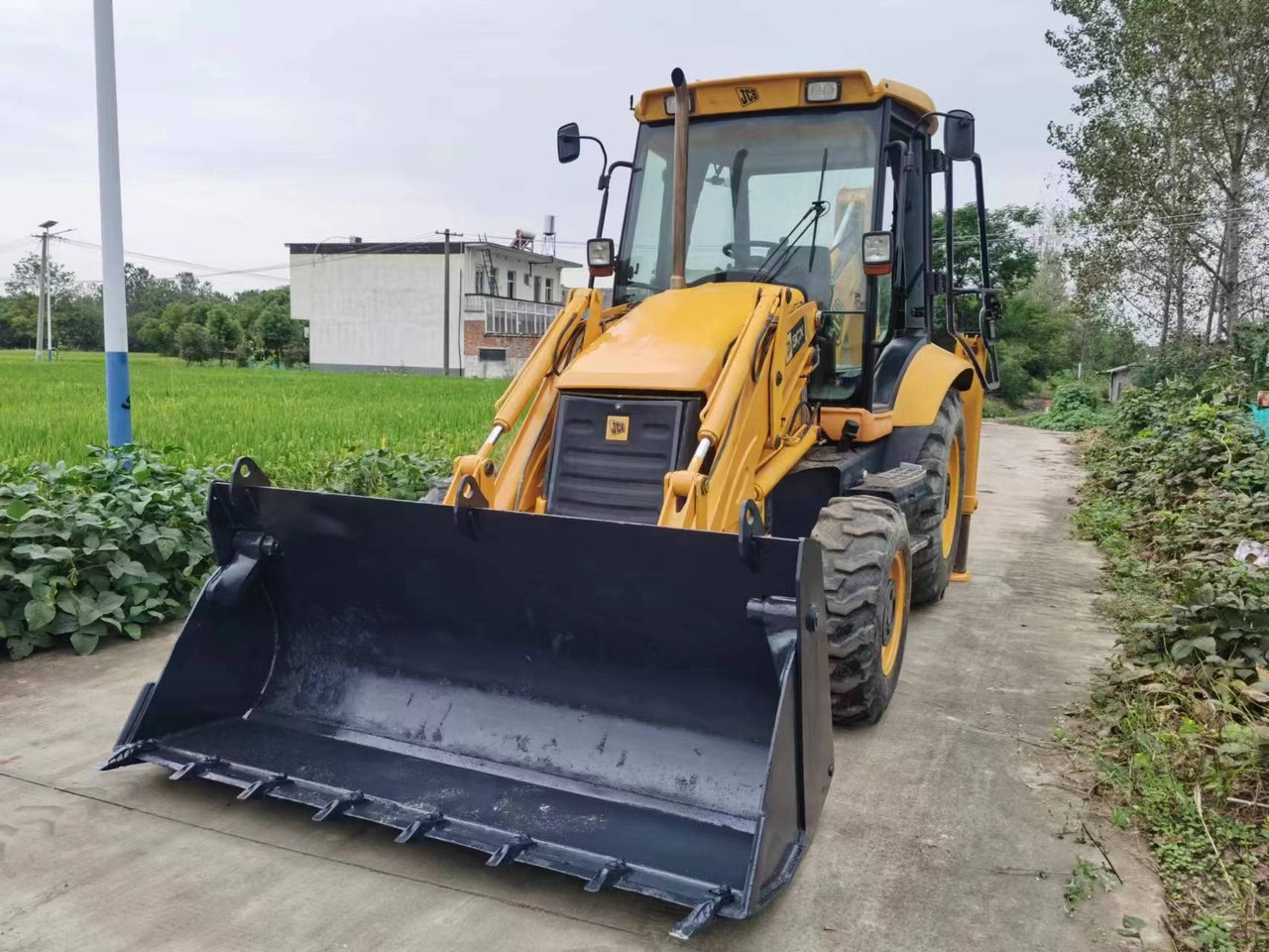 Koparko-ładowarka Backhoe Loader 3CX Click Here for Discount Backhoe Loader 3CX Click Here for Discount- Photo 2