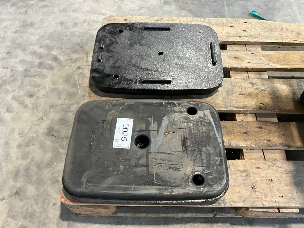 Backhoe loader 3CX / 4CX RUBBER SUPPORT PLATES FOR JCB BACKHOE LOADERS (2X)- Photo 2