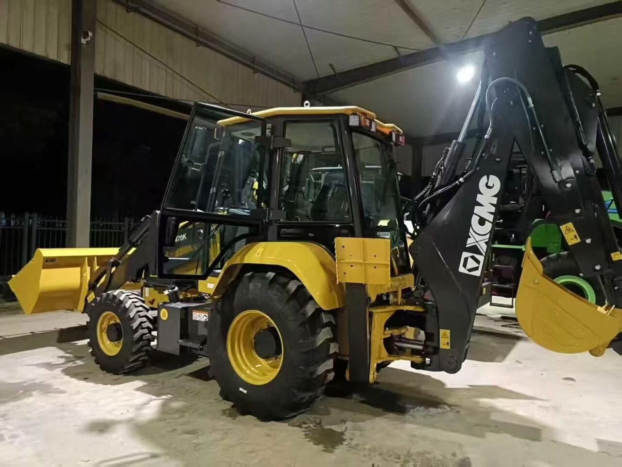 Backhoe loader XCMG XC8-C2570/XC870K- Photo 3