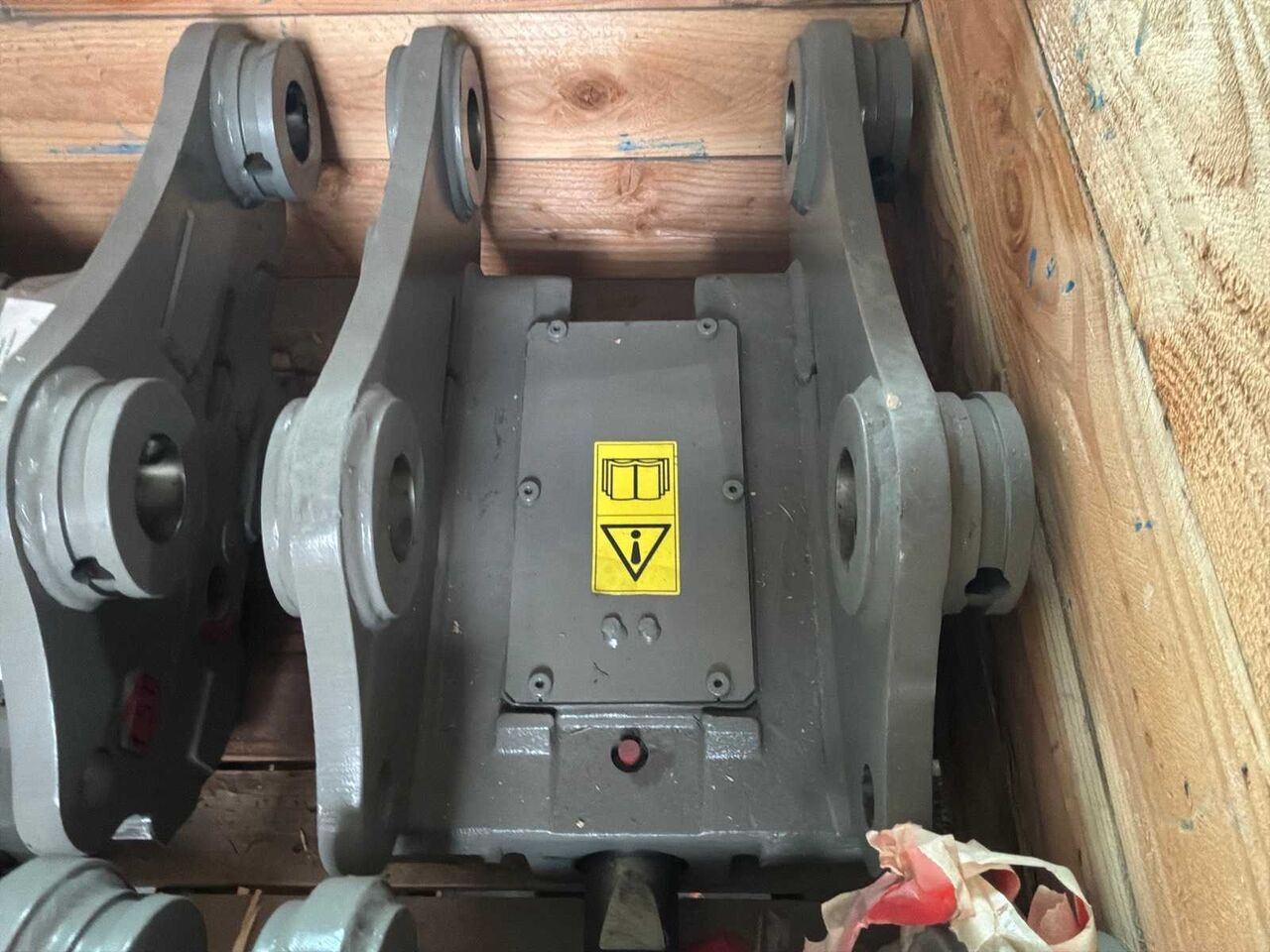 Backhoe loader YANMAR/ARDEN VIO080 HYDRAULIC QUICK COUPLER YANMAR/ARDEN VIO080 HYDRAULIC QUICK COUPLER- Photo 3