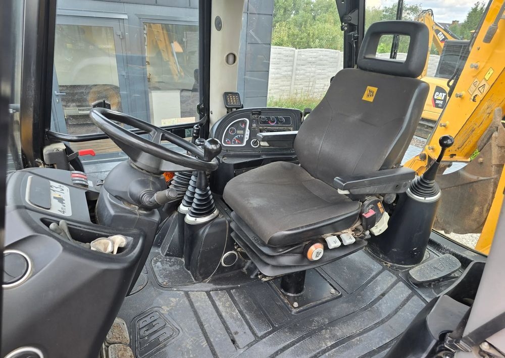 Backhoe loader JCB- Photo 3