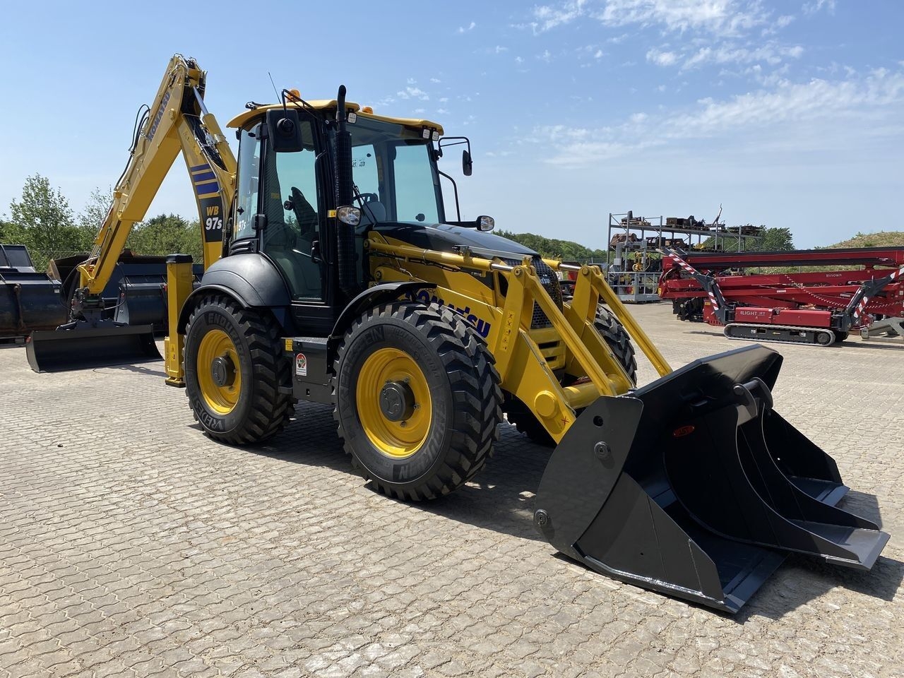 Backhoe loader Komatsu WB97S-8E0- Photo 5