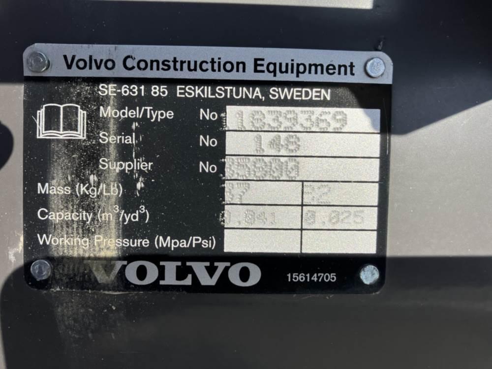 Baggerlader Volvo Tieflöffel mit Zähnen Volvo Tieflöffel mit Zähnen- Photo 4