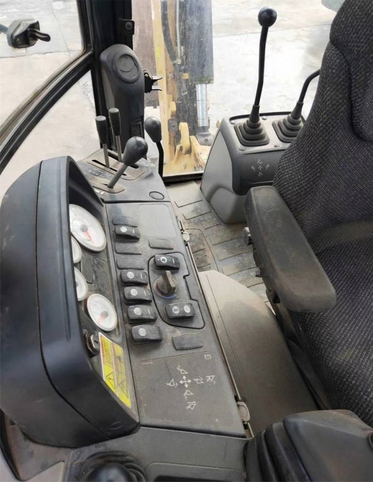 Koparko-ładowarka- Photo 5