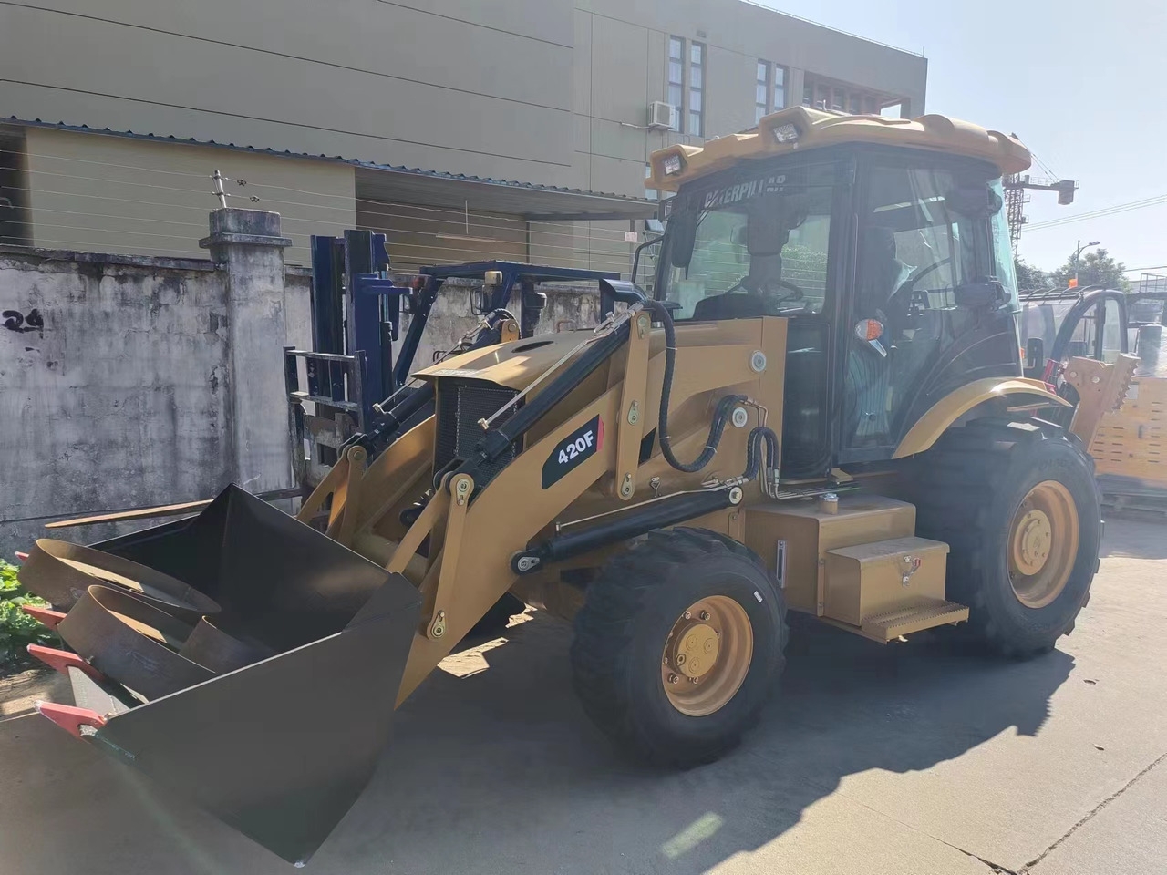 Backhoe loader 420F 420F- Photo 2