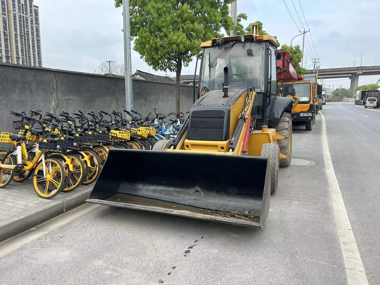 Backhoe loader 580 580- Photo 3