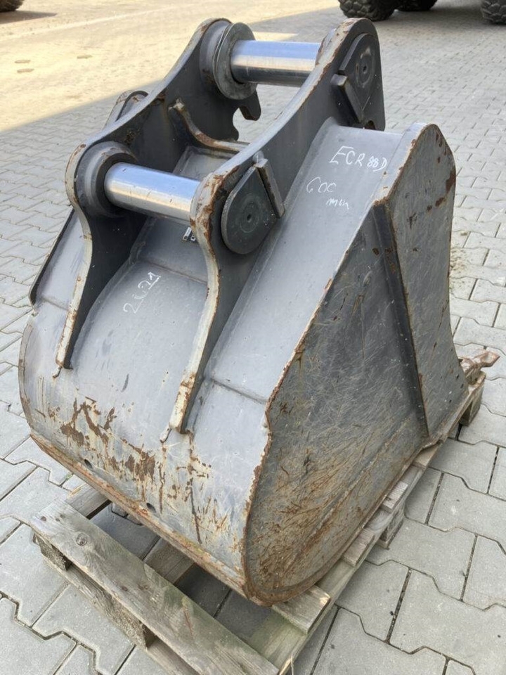 Baggerlader Volvo Tieflöffel mit Zähnen Volvo Tieflöffel mit Zähnen- Photo 2