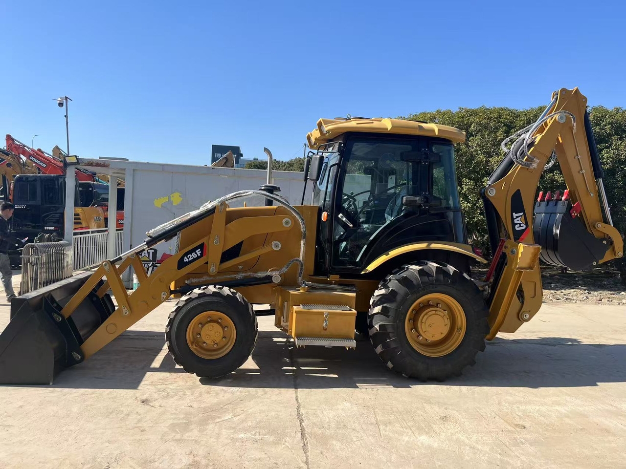 Baggerlader 2026 New CAT 426F Backhoe Loader – Made in China, Cummins QSB4.5 Engine, 110 HP, 4.71m Dig Depth 2026 New CAT 426F Backhoe Loader – Made in China, Cummins QSB4.5 Engine, 110 HP, 4.71m Dig Depth- Photo 3