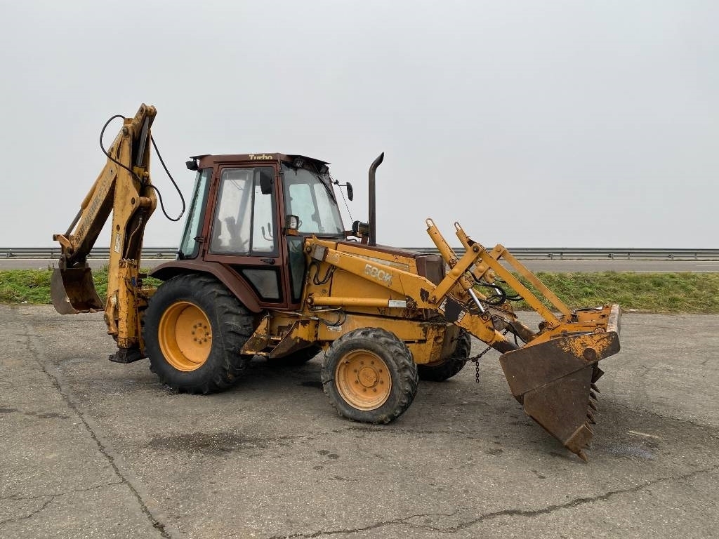 Backhoe loader- Photo 3