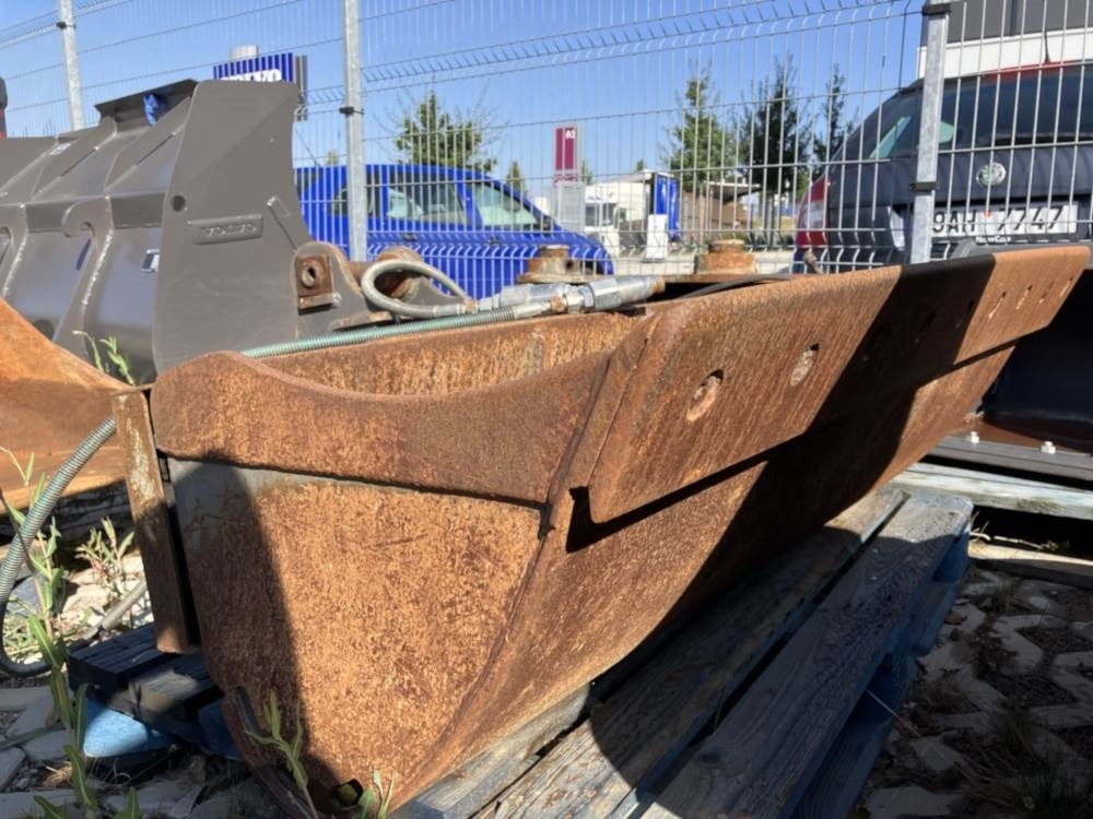 Koparko-ładowarka Volvo Böschungslöffel hydr. Volvo Böschungslöffel hydr.- Photo 2