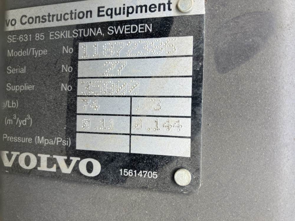 Baggerlader Volvo Tieflöffel mit Zähnen - Festanbau Volvo Tieflöffel mit Zähnen - Festanbau- Photo 4