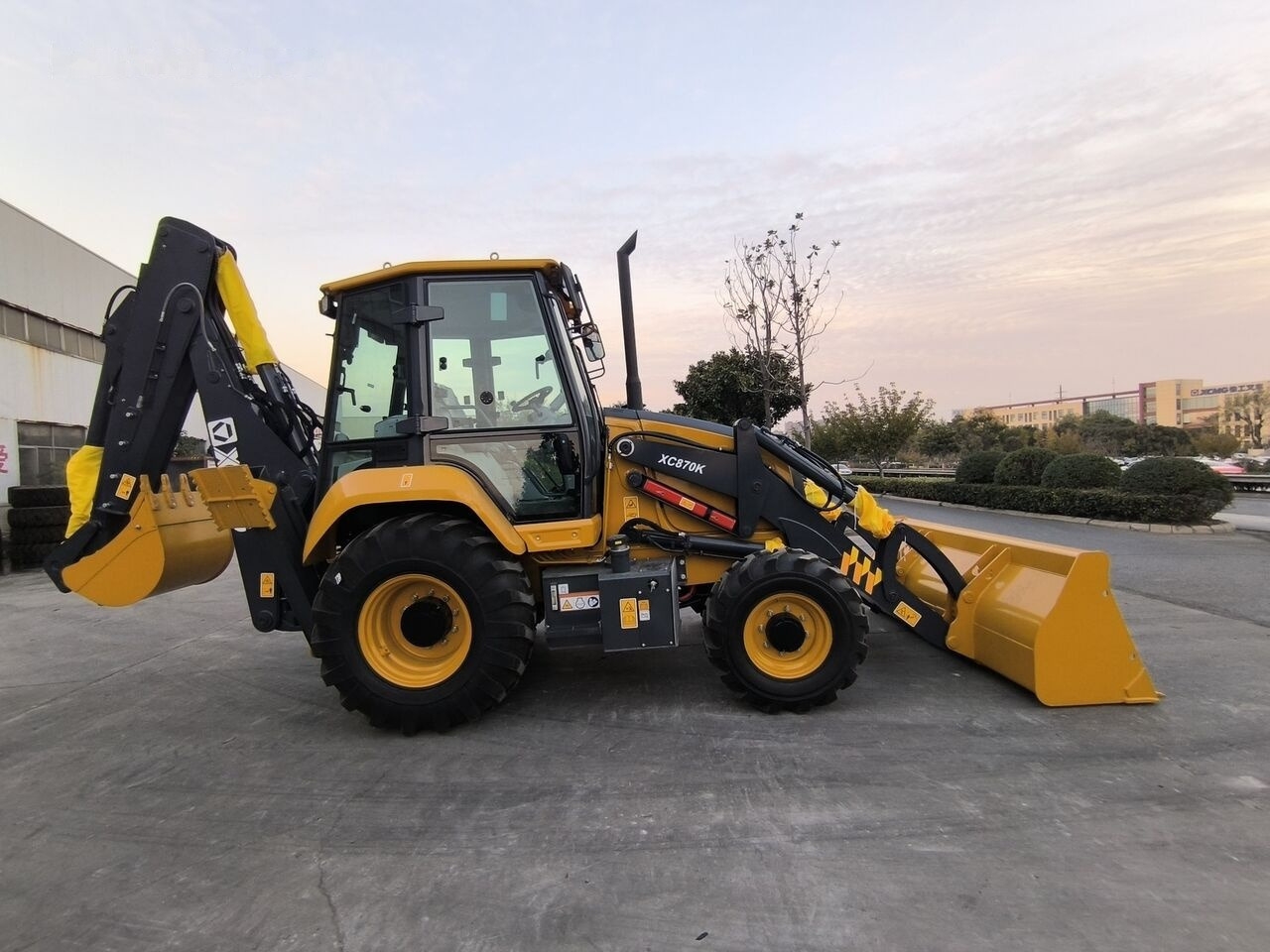 Backhoe loader XC870K New machine XC870K New machine- Photo 4