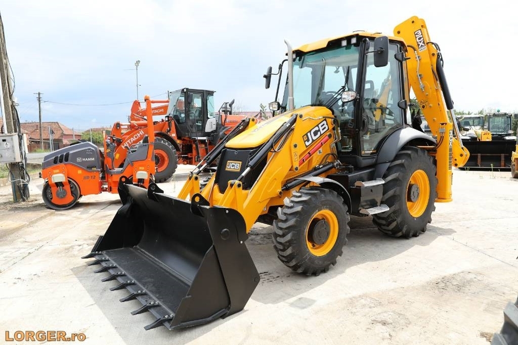 Backhoe loader- Photo 3