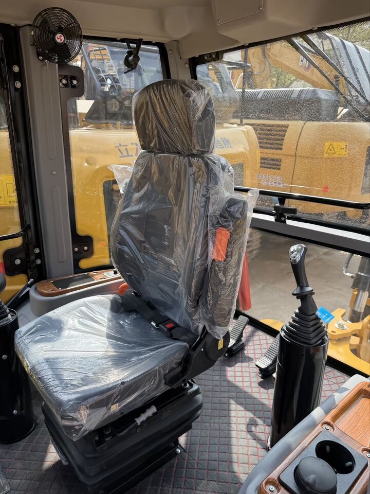 Backhoe loader CATERPILLAR 420- Photo 4