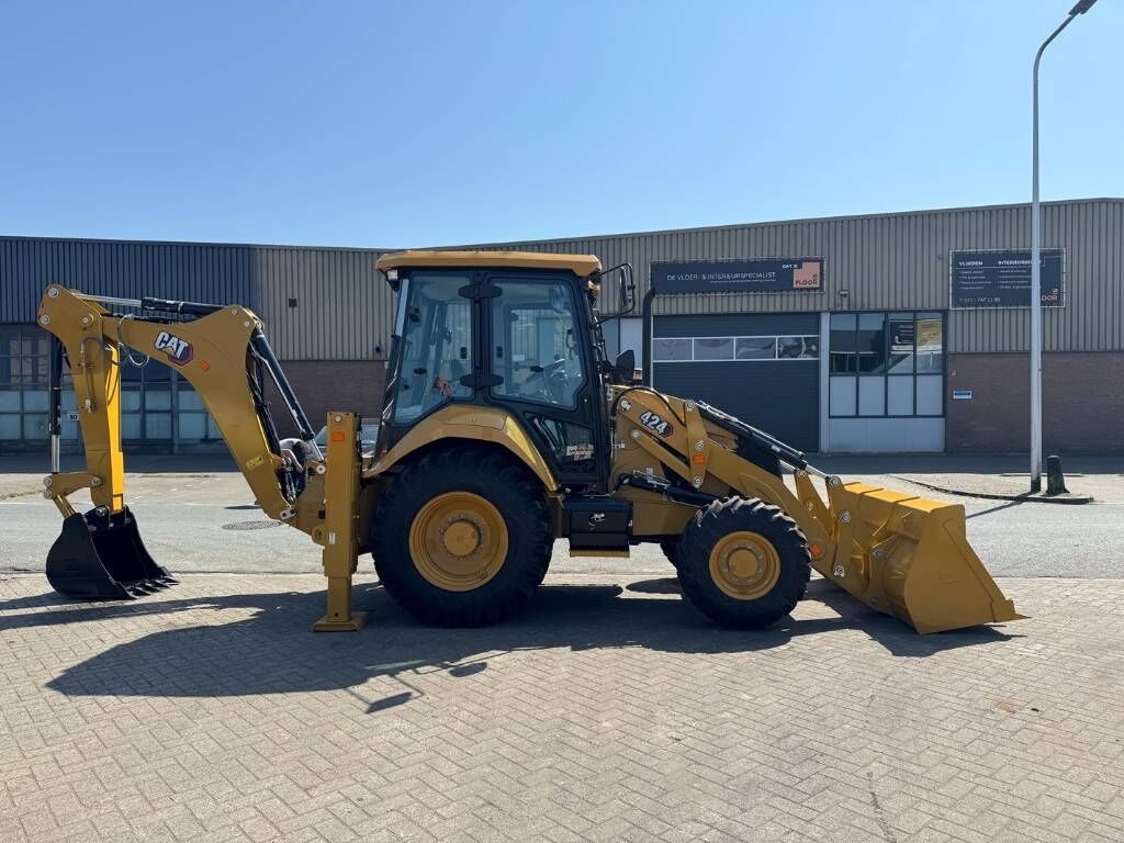 Backhoe loader CAT 424 4x4 UNUSED NEW- Photo 5