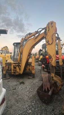 Koparko-ładowarka Caterpillar 428 à 13500 € HT Caterpillar 428 à 13500 € HT- Photo 3