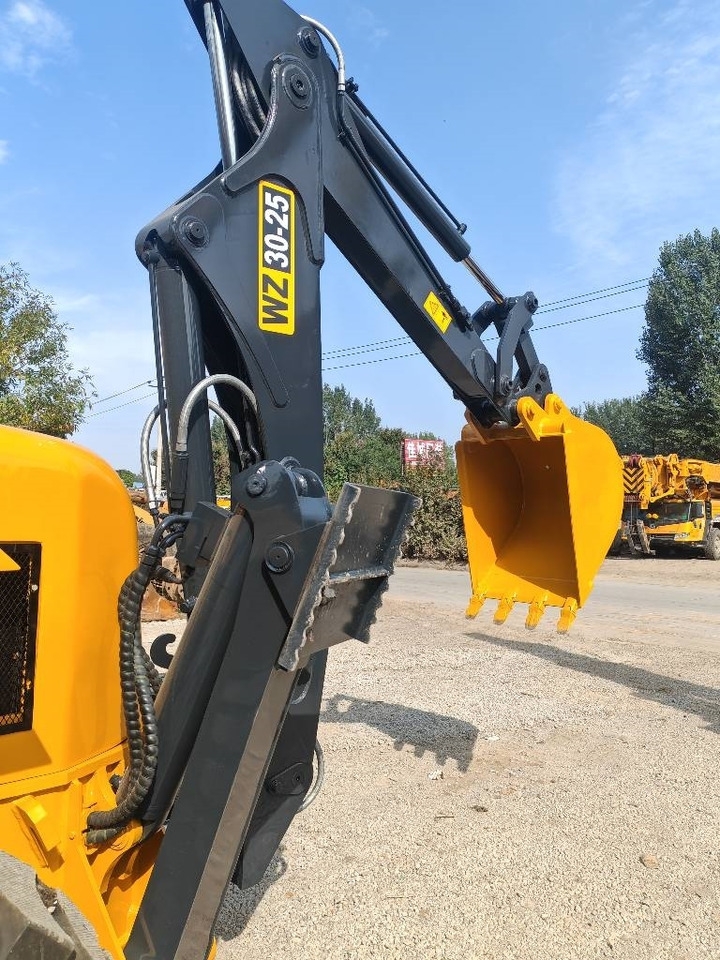 Backhoe loader- Photo 3