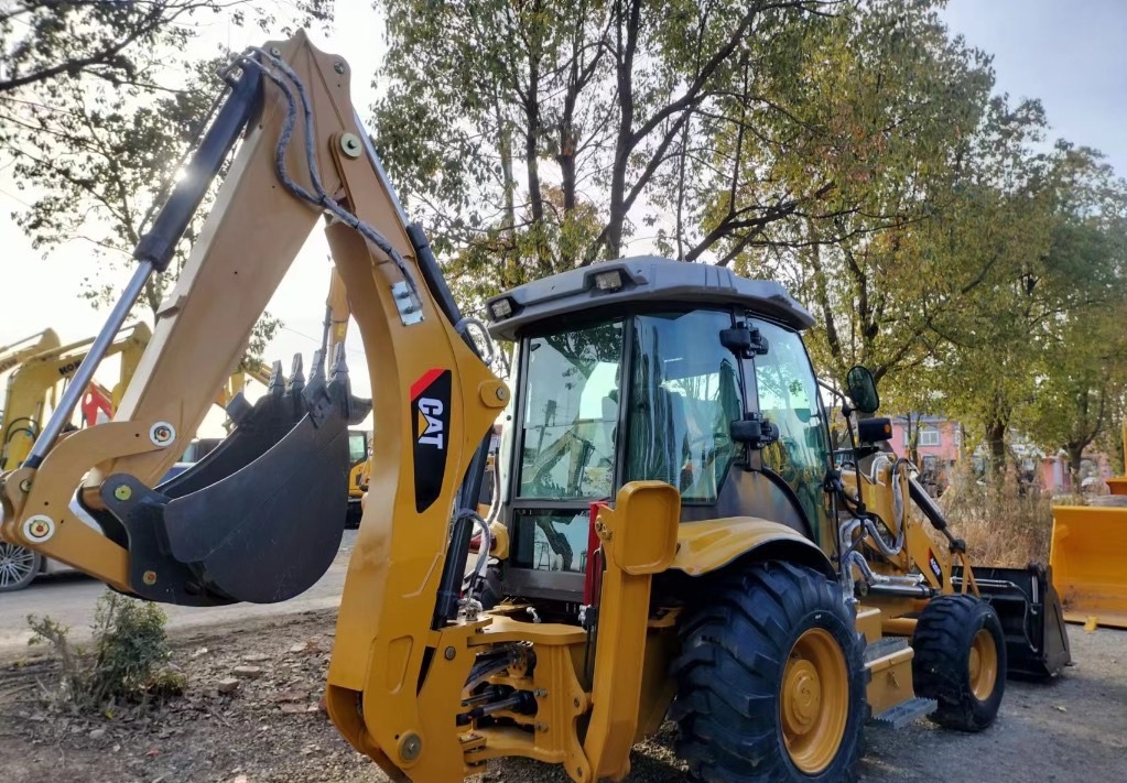 Baggerlader Caterpillar 420F backhoe loader Caterpillar 420F backhoe loader- Photo 2