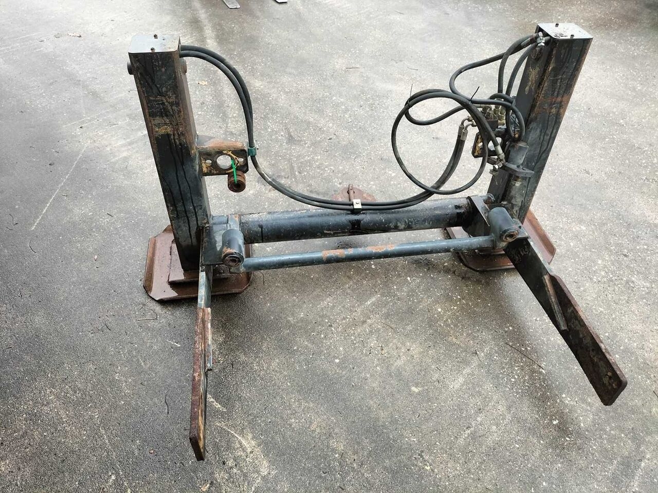Graaflaadmachine HYDRAULIC SUPPORT LEGS HYDRAULIC SUPPORT LEGS- Photo 3