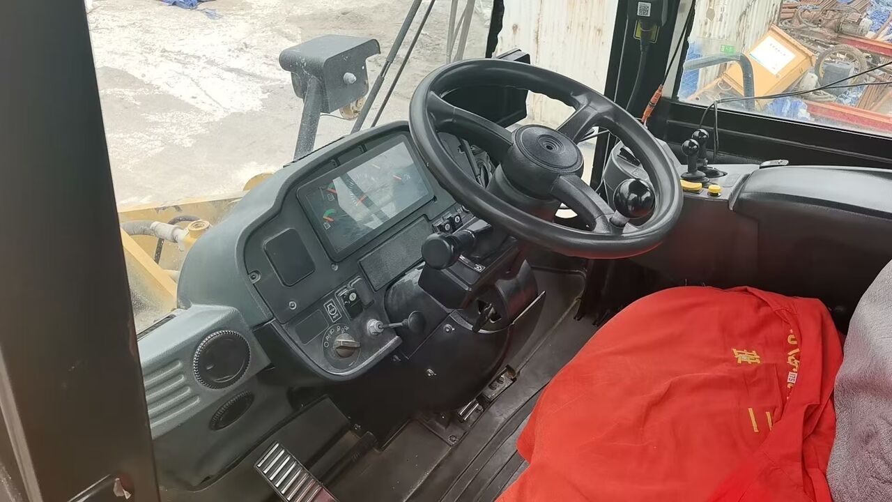 Backhoe loader CATERPILLAR 950H- Photo 4