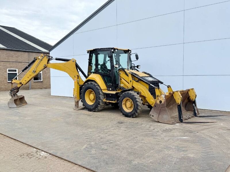 Backhoe loader 427F2 - Telescopic / 6/1 Bucket + Forks + Hammer 427F2 - Telescopic / 6/1 Bucket + Forks + Hammer- Photo 4