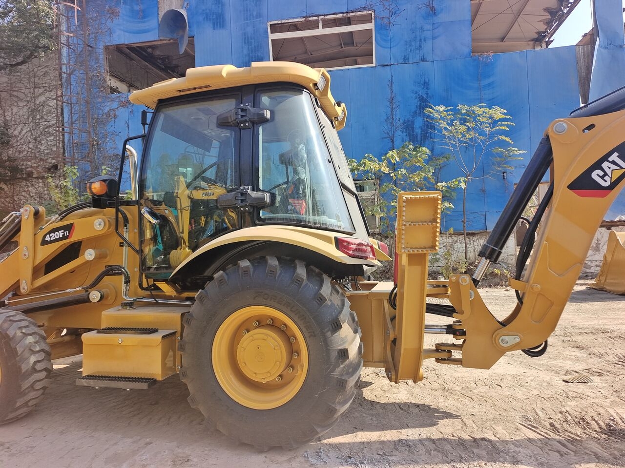 Baggerlader CATERPILLAR 420F- China Biggest Supplier 3000 units in stock- Photo 5