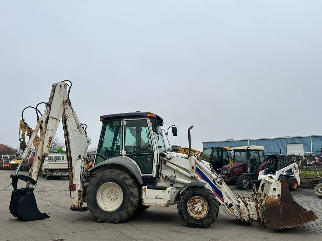 Backhoe loader Case SR590-4PS Case SR590-4PS- Photo 3