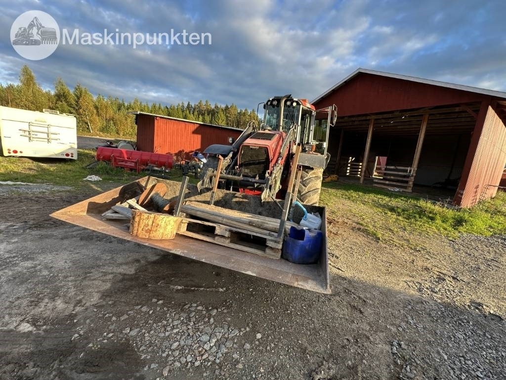 Backhoe loader- Photo 2