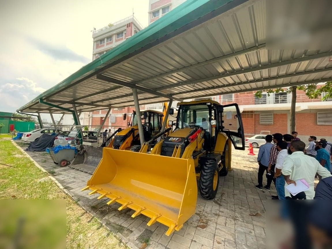 Backhoe loader 424 424- Photo 5