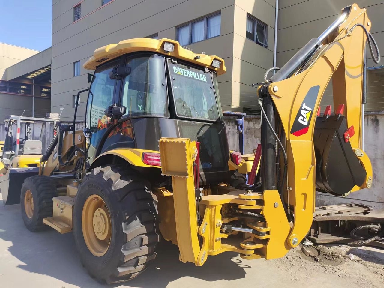 Graaflaadmachine CATERPILLAR 420F- Photo 2