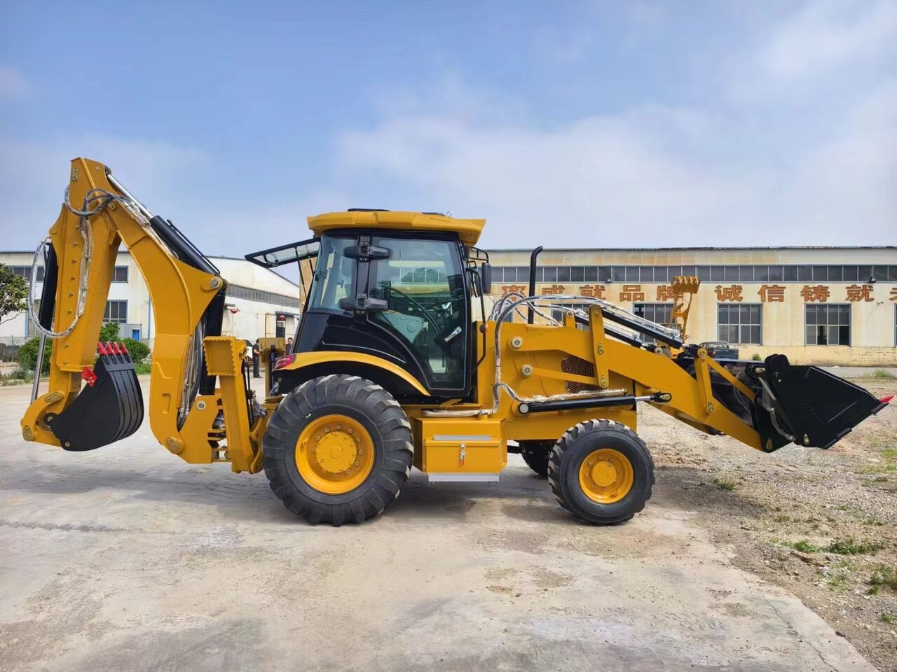 Koparko-ładowarka CATERPILLAR CAT420F BRAND NEW CAT 420F BACKHOE, EXCELLENT CONDITION BACKHOE LOADER AT STOCK FOR SALE, MULTI-PURPOSE CONSTRUCTION MACHINE READY SHIPMENT- Photo 2