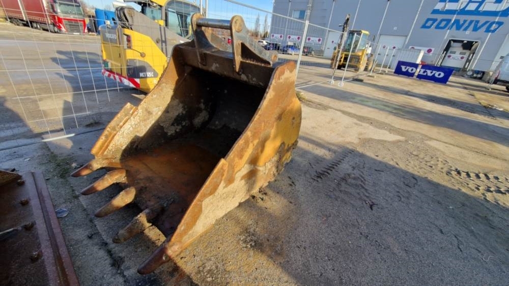 Koparko-ładowarka EBF Tieflöffel mit Zähnen EBF Tieflöffel mit Zähnen- Photo 4
