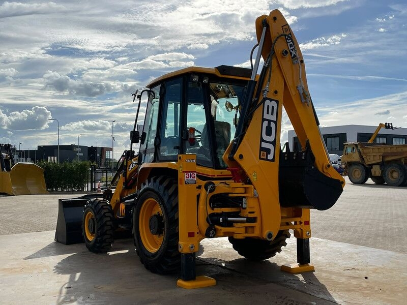 Backhoe loader JCB 3DX 4WD hammerlines- Photo 3