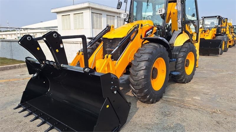 Backhoe loader- Photo 5