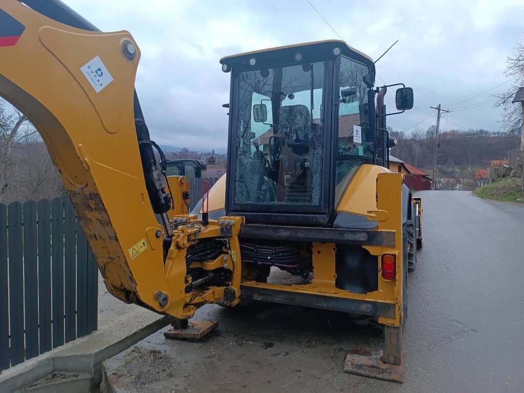 Backhoe loader CAT 432 F2- Photo 4