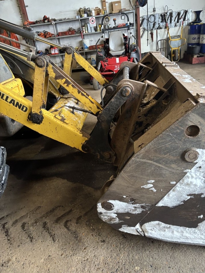 Koparko-ładowarka New Holland LB115B New Holland LB115B- Photo 5