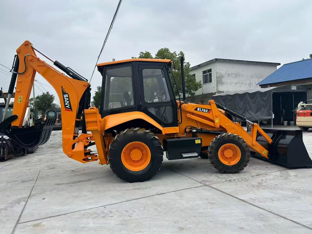 Backhoe loader BL70C BL70C- Photo 2