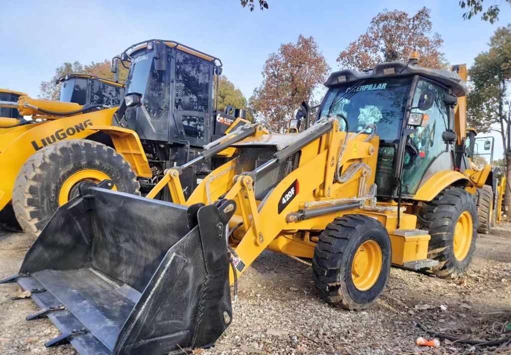 Backhoe loader CAT 420 F Caterpillar 420F backhoe loader- Photo 3